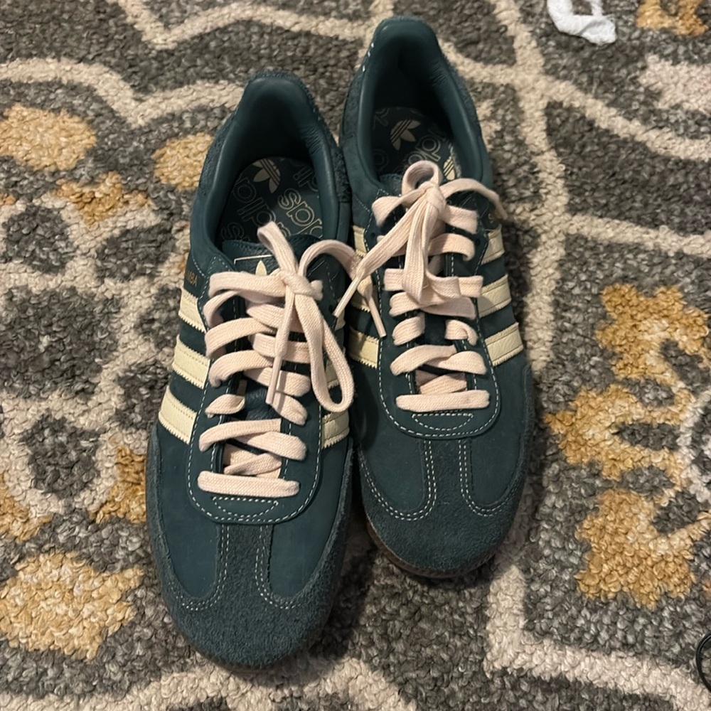 Adidas Samba green 8.5 woman’s